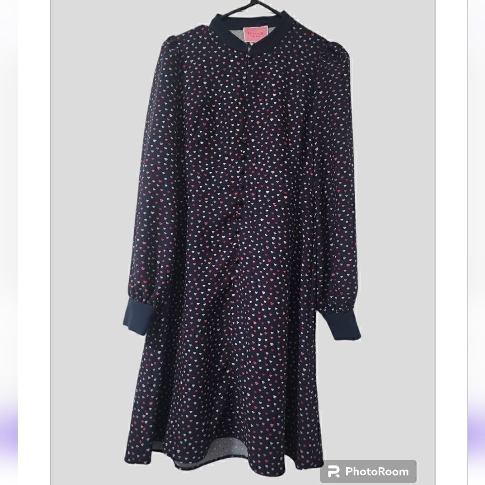 Lips Crepe Dress - Picture 5 of 8